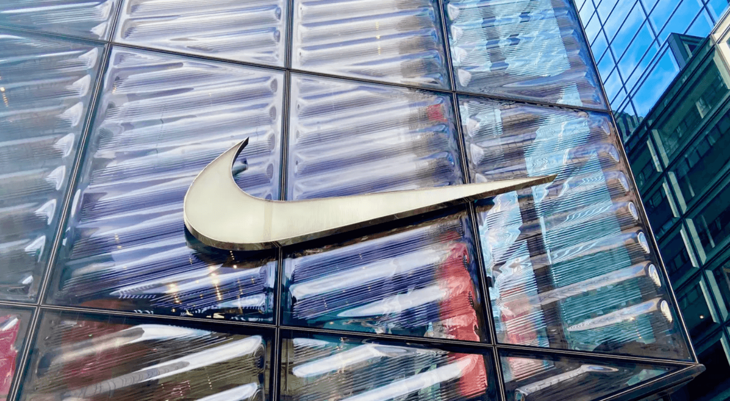 Jak kupić akcje Nike: Przewodnik dla początkujących dotyczący inwestowania w NKE