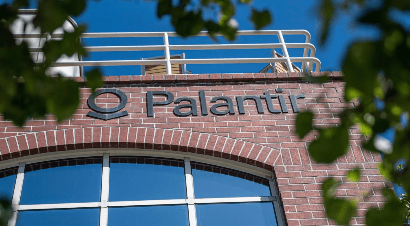 Prognoza ceny akcji PLTR na lata 2026–2030: Czy Palantir może osiągnąć 500 USD?