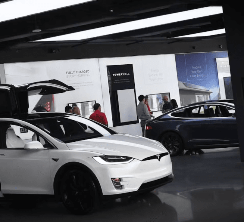 Cena akcji Tesla przed wynikami 22 lipca: co powinni obserwować inwestorzy